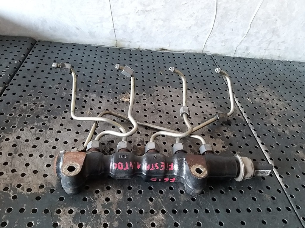 Rampa injectoare 1.4 tdci ford fiesta 5 9654592680