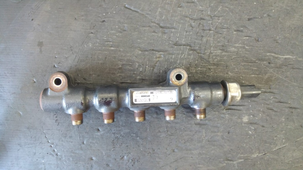 Rampa injectoare 1.4 tdci ford focus 2 fiesta 6 citroen c4 peugeot 307 9654592680
