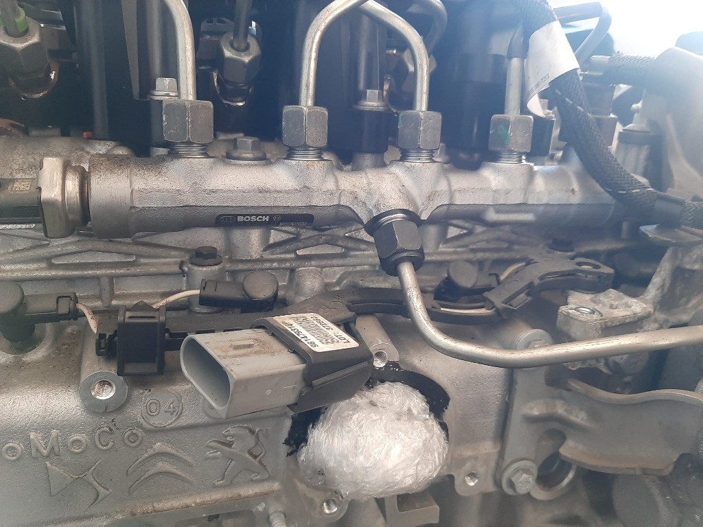 Rampa injectoare 1.5hdi yh01 peugeot 3008 2008 208 euro 6 0445214361
