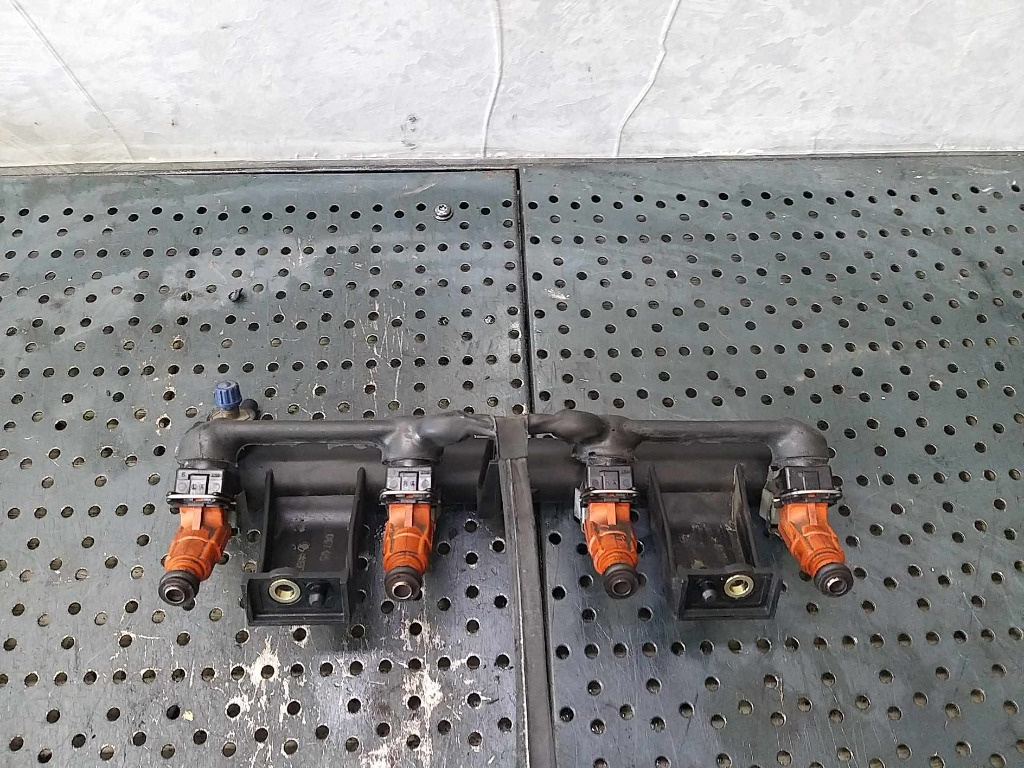 Rampa injectoare 1.6 b peugeot 206 9650764780 9653708880