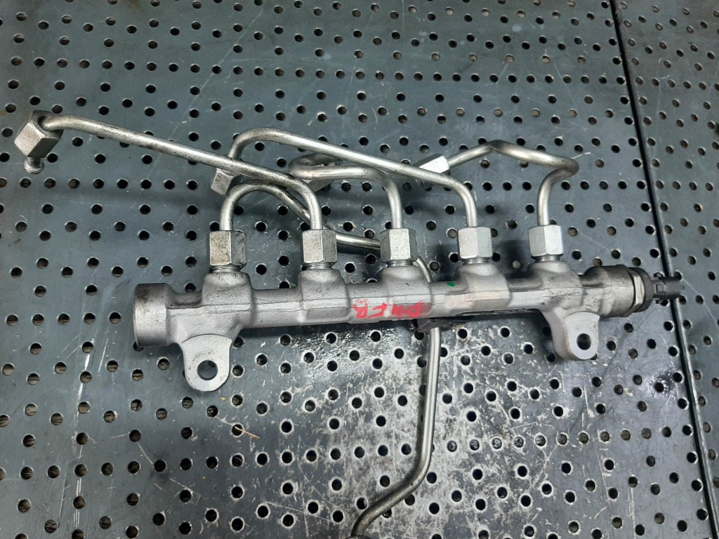 Rampa injectoare 1.6 crdi d4fb kia ceed hyundai i30 0445214181