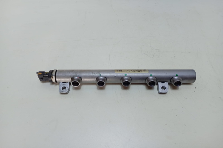 Rampa injectoare 1.6 dci 175210542R Fiat Talento