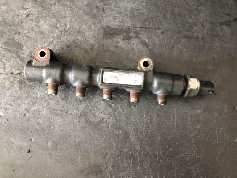 Rampa injectoare 1.6 tdci ford focus 2 c-max 9654592680