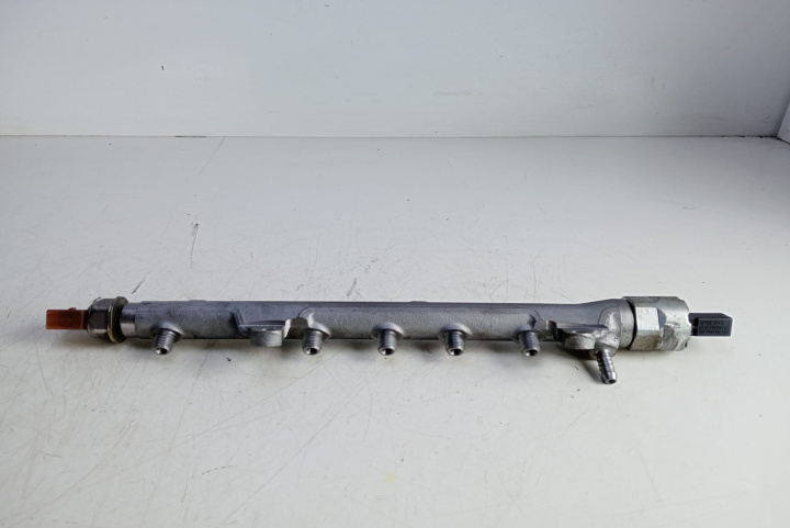 Rampa injectoare 1.6 tdi 03L130089B Skoda Superb 2 [2008 - 2013]