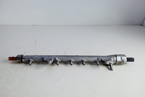 Rampa injectoare 1.6 tdi 03L130089B Skoda Superb 2 [2008 - 2013]