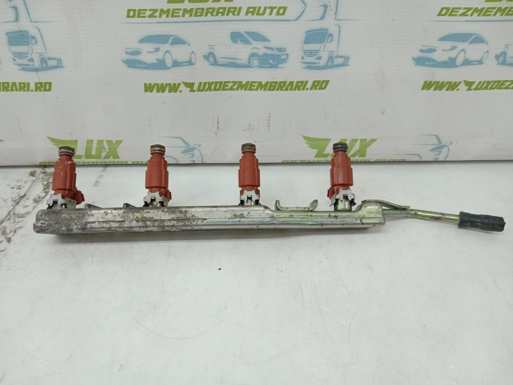 Rampa injectoare 1.8 benzina qg18 Nissan Almera Tino V10 [2000 - 2006] 1.8 benzina QG18