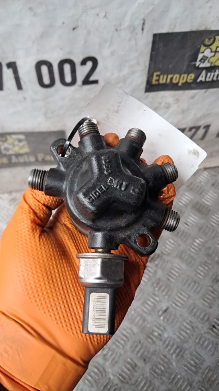 Rampa injectoare 1.8 TDCI cod KKDA Ford Focus 2 an 2009 cod 4M5Q9D280DB