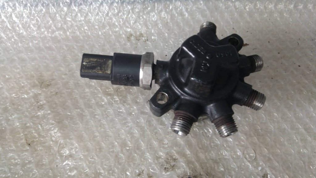Rampa injectoare 1.8 tdci f9da ford focus transit connect r9144z020c