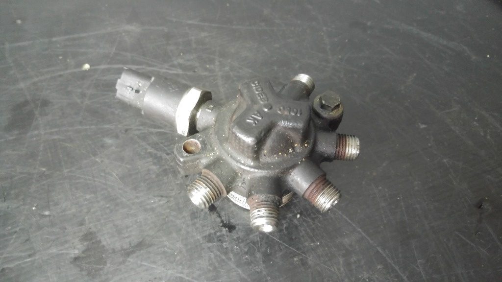 Rampa injectoare 1.8 tdci f9da ford focus transit connect r9144z020c 1s4q9d280ac