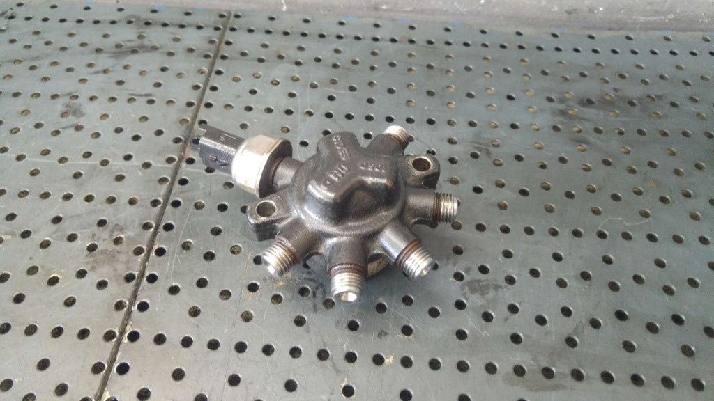 Rampa injectoare 1.8 tdci ford transit connect p65 p70 p80 9d280db