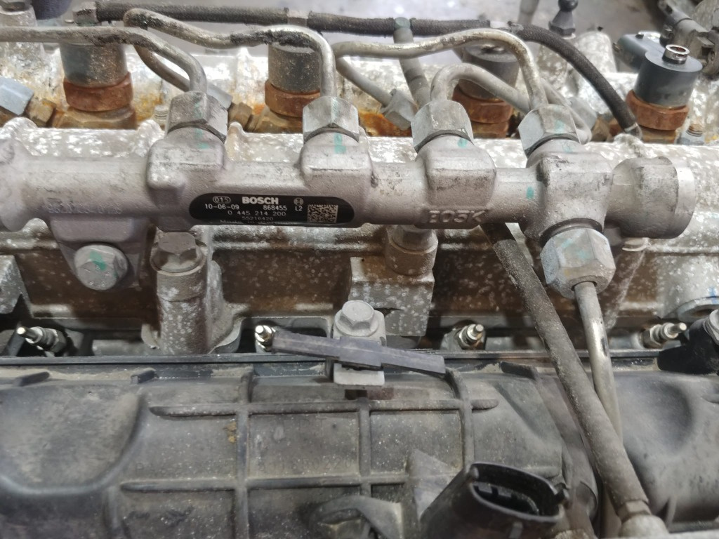 Rampa injectoare 1.9 d 939a2000 150 cp fiat croma alfa romeo 159 0445214200 55216420