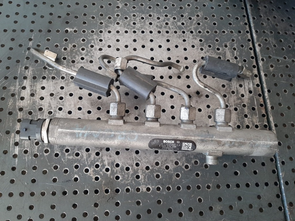 Rampa injectoare 1.9 d alfa romeo 147 156 159 fiat bravo 2 croma 0445214058 55209575