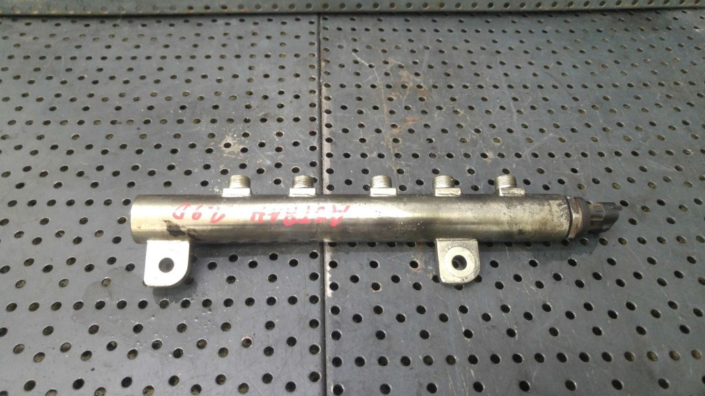 Rampa injectoare 1.9 d opel astra h 0445214095 55209572