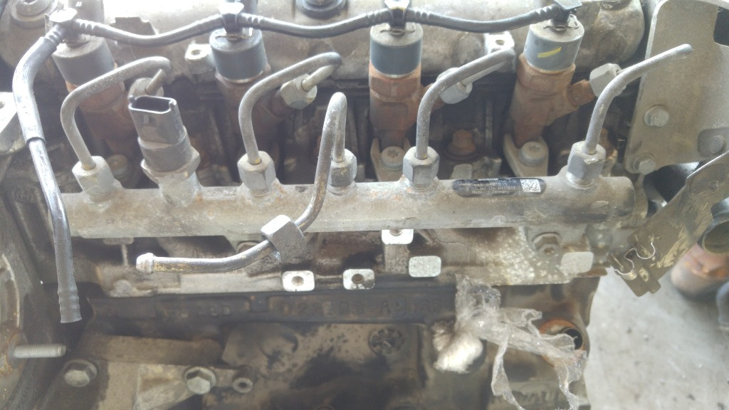 Rampa injectoare 1.9 dci f9q renault kangoo 0445214015