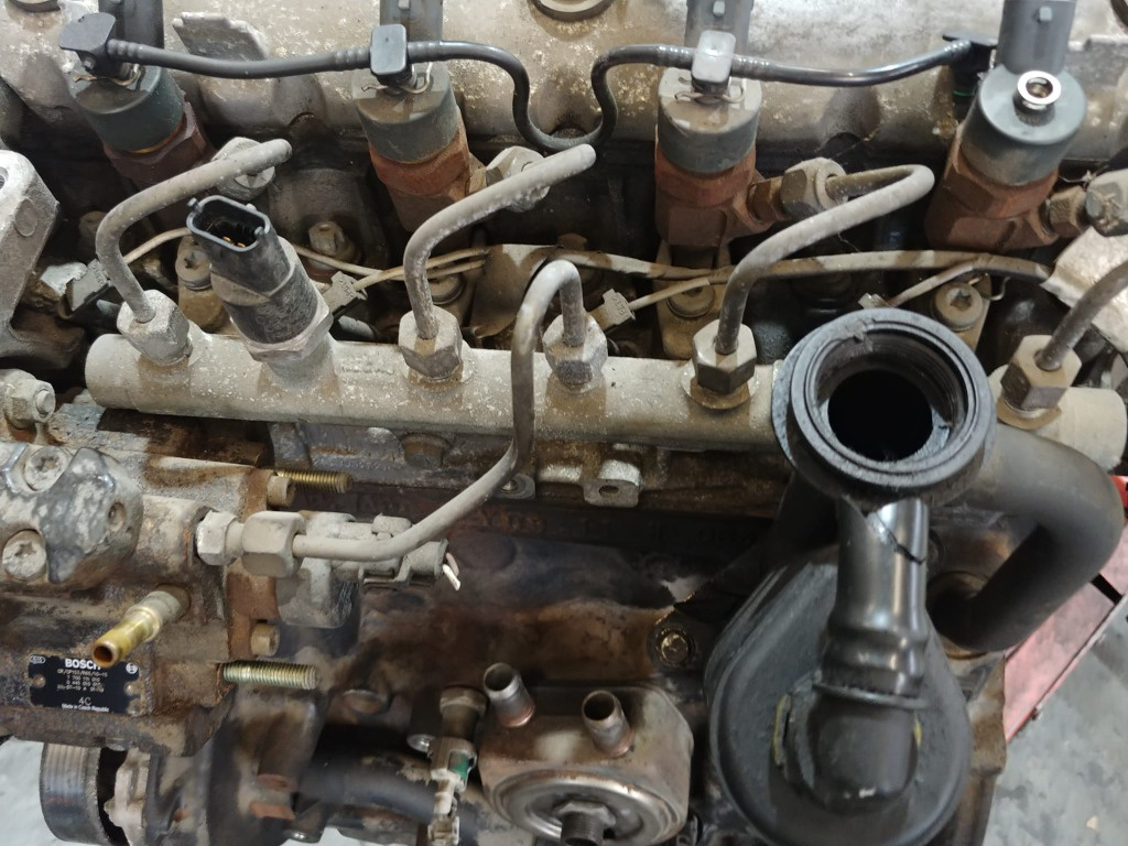 Rampa injectoare 1.9 dci f9q renault scenic kangoo megane laguna 0445214015