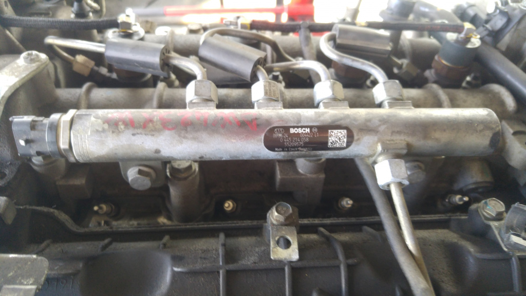 Rampa injectoare 1.9 jtd 939a2000 alfa romeo 159 fiat croma 0445214058
