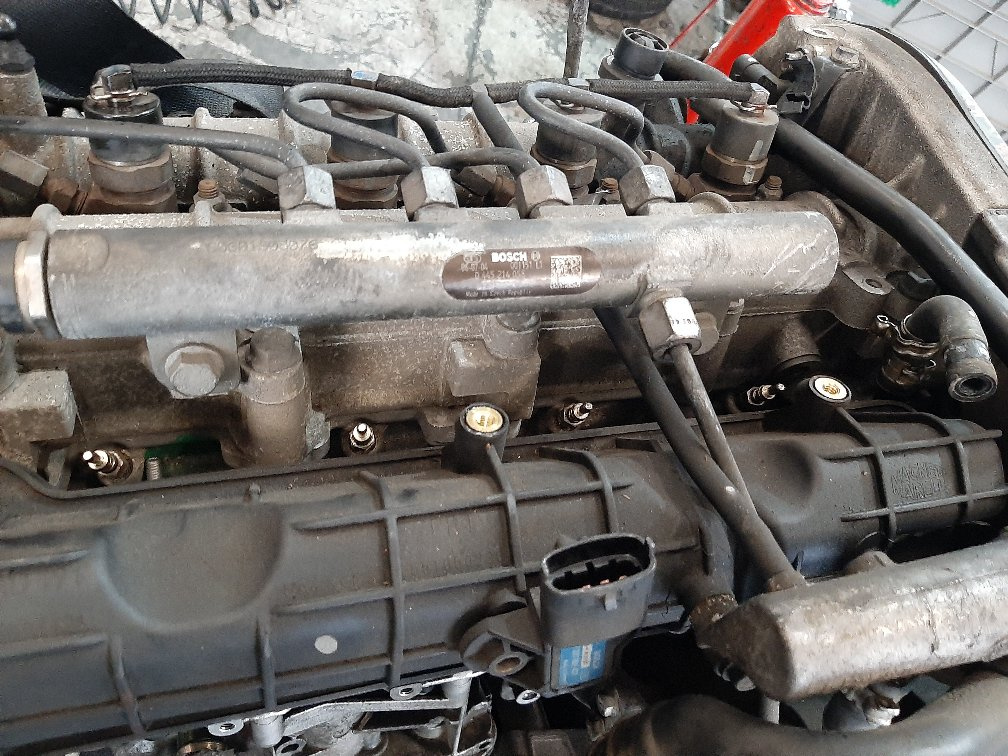 Rampa injectoare 1.9 jtd alfa romeo 147 156 159 fiat bravo 2 croma 0445214058