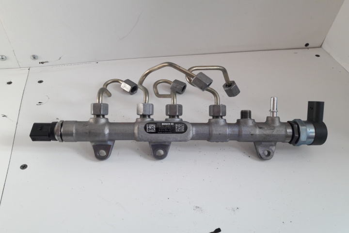 Rampa injectoare 2.0 d B47 851415402 BMW Seria 5 G30 [2016 - 2020]