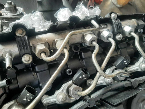 Rampa injectoare 2.0 d n47d20d bmw seria 5 f11 f10 f07 seria x3 f25 seria 3 f31 f80 f30 0445214135