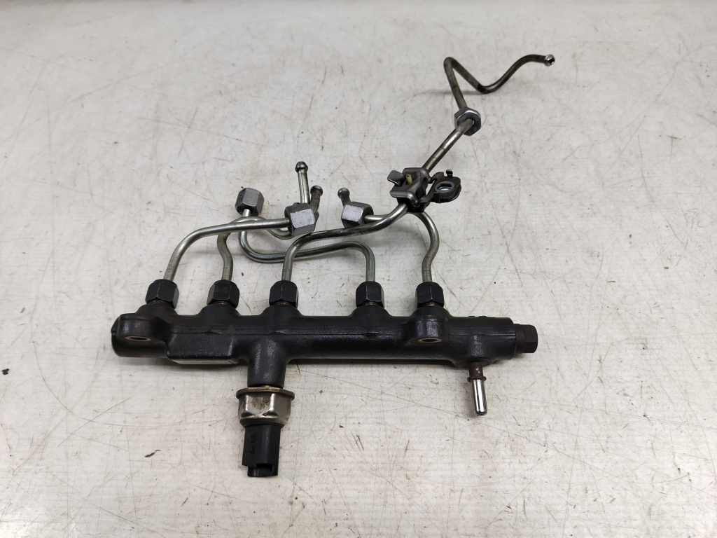 Rampa injectoare 2.0 hdi axh ahr 9674300080-05 94675g01 Peugeot 508 [facelift] [2014 - 2020]