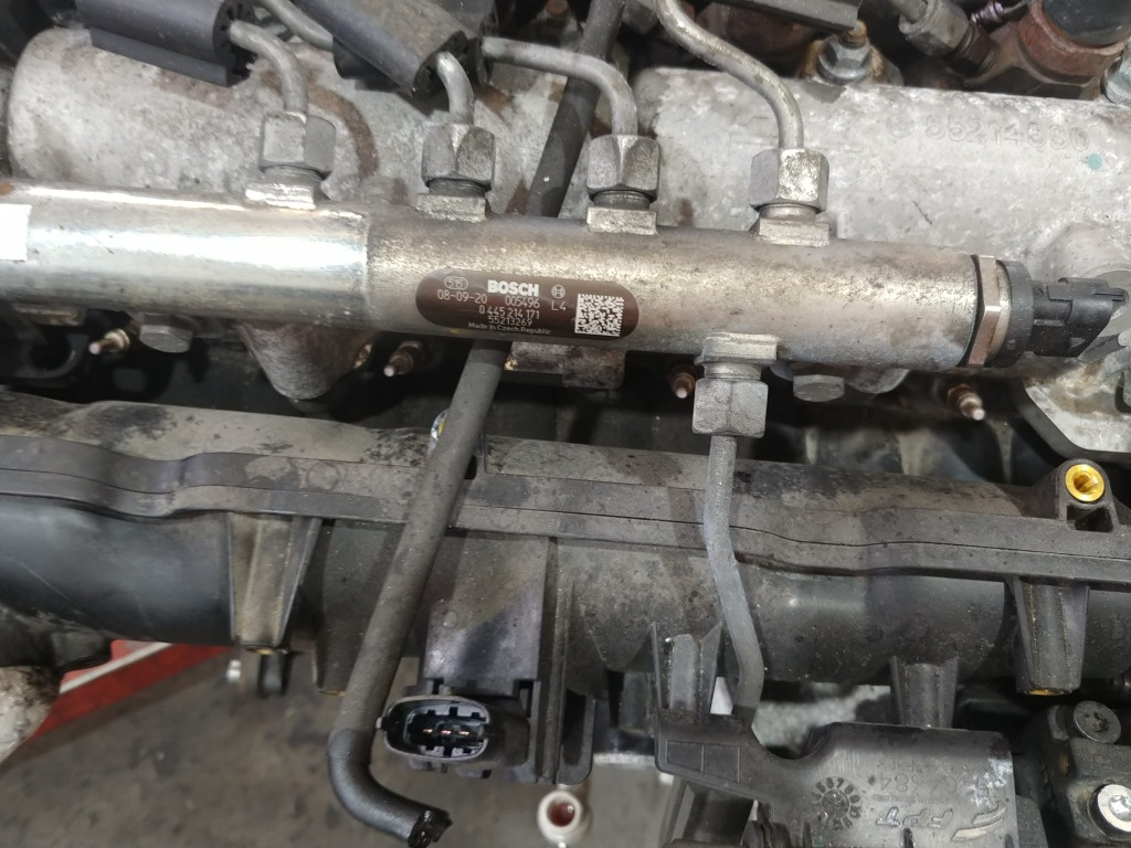 Rampa injectoare 2.0 jtd 1.6 d multijet 2.0 d multijet fiat doblo bravo 2 punto alfa mito 044521417
