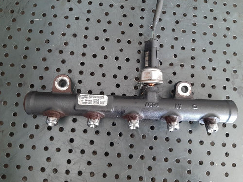 Rampa injectoare 2.0 tdci ford s-max c-max volvo v50 s40 ford focus 2 9681649580