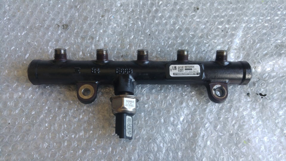 Rampa injectoare 2.0 tdci g6db ford focus 2 c-max 2004-2012 9681649580