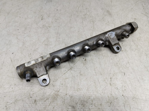 Rampa injectoare 2.0 tdi CAH CAG CGL CBA 03l130089a Audi A5 8T [2007 - 2011]