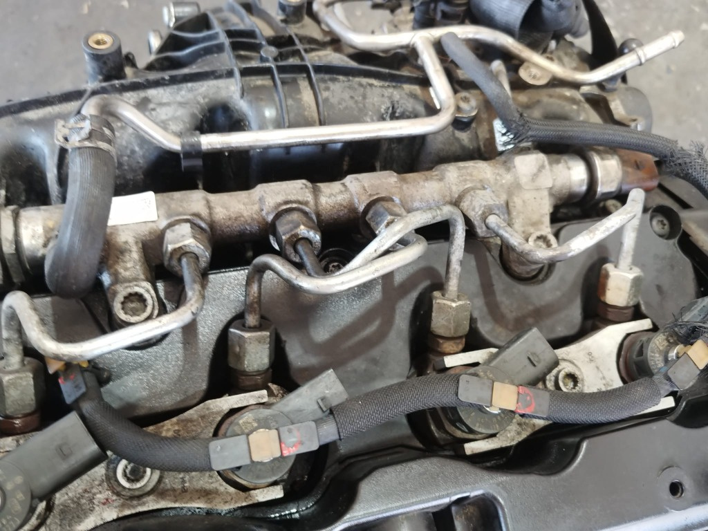 Rampa injectoare 2.0 tdi cff vw passat b