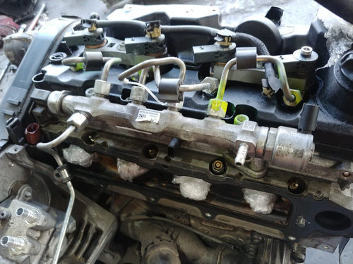 Rampa injectoare 2.0 tdi dfg vw passat b8 touran 5t1 tiguan ad1 golf 7 audi a3 8v q2