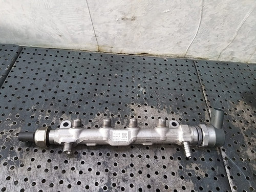 Rampa injectoare 2.0 tdi vw golf 7 04l089d
