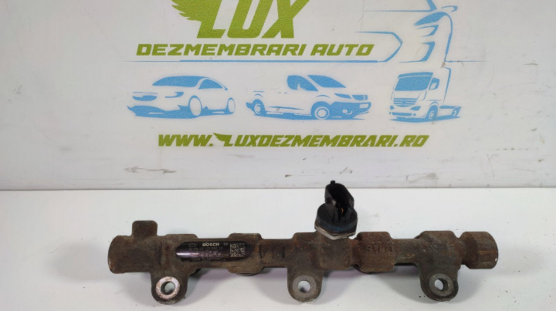 Rampa injectoare 2.3 dci m9t 8201028992 B 8201028992B - cu defect mufa Opel Movano B [2010 - 2014]