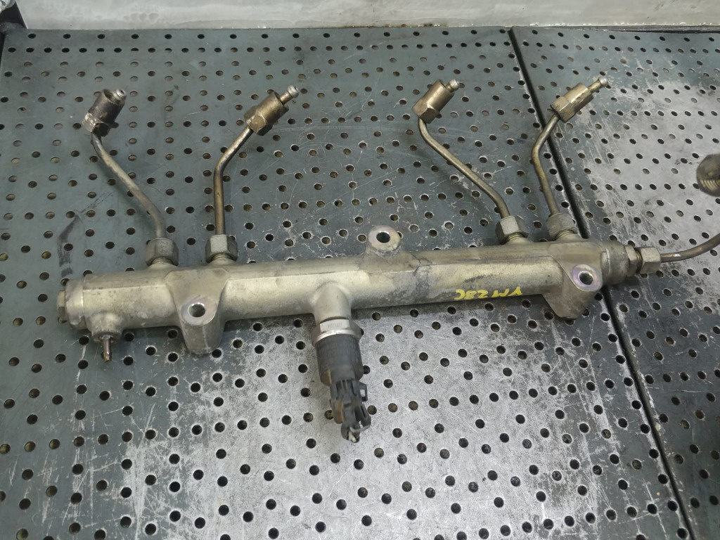 Rampa injectoare 2.5 crd 2.8 crd chrysler voyager 4 0445214041