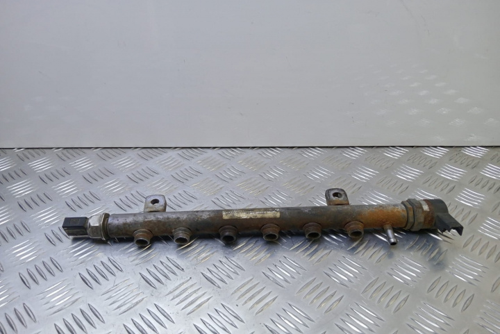 Rampa injectoare 2.5 tdi 076130093C Volkswagen VW Crafter [2006 - 2012]
