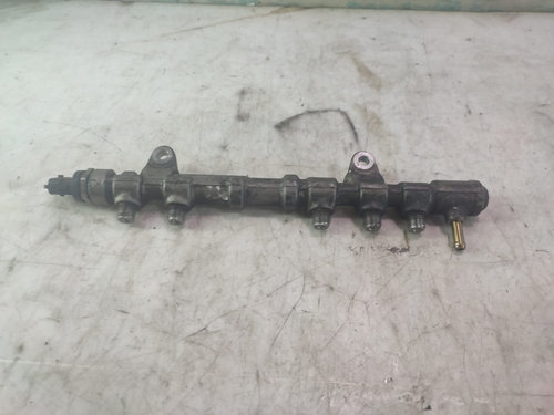 Rampa injectoare 445214239 1.3 D 199A9000 Fiat Punto 3 [2005 - 2012] 1.3 D 199A9000