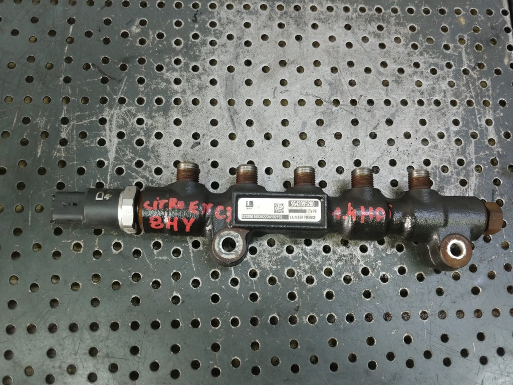 Rampa injectoare 8hy citroen c3 1.4 hdi 9642095280