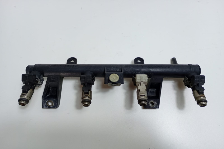 Rampa injectoare 9625194080 Citroen Berlingo [facelift] [2002 - 2012]