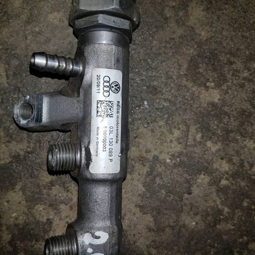 Rampa injectoare audi a3 8p 2.0 tdi cfgb 170 cai cod 03l130089p