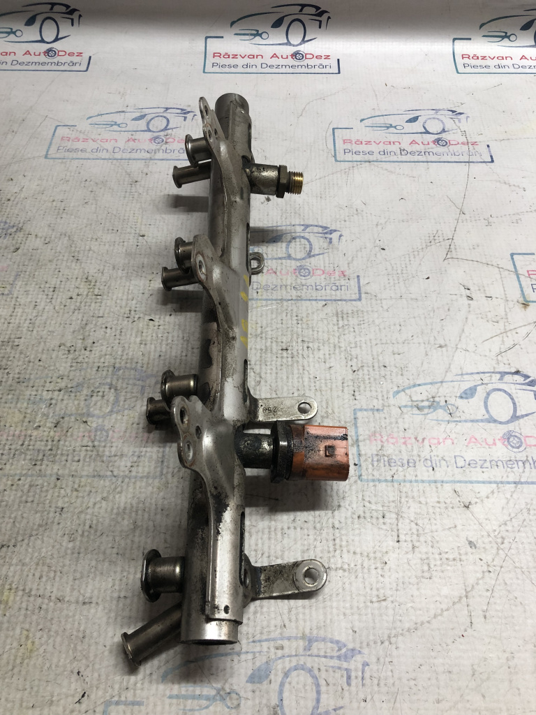 Rampa injectoare Audi A5 2.0 Benzina 2010, 06J133317M
