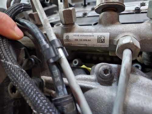Rampa injectoare Audi A5 2.7 TDI 140kw 190cp , an fabricatie 2010 cod piesa 059130089AH / 059130090A...