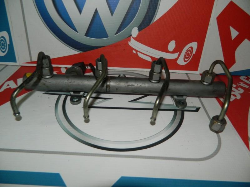 Rampa injectoare Audi A8 2002-2009 4E D3 057130089