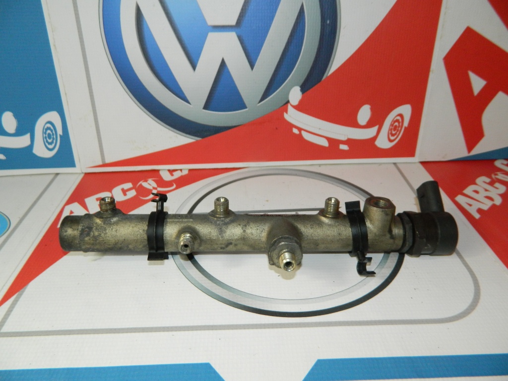 Rampa injectoare Audi A8 cu codul 059130090J