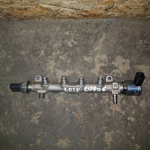 Rampa injectoare audi q3 2.0 tdi cuvc 150 cai cod 04l130089g 04l130764c