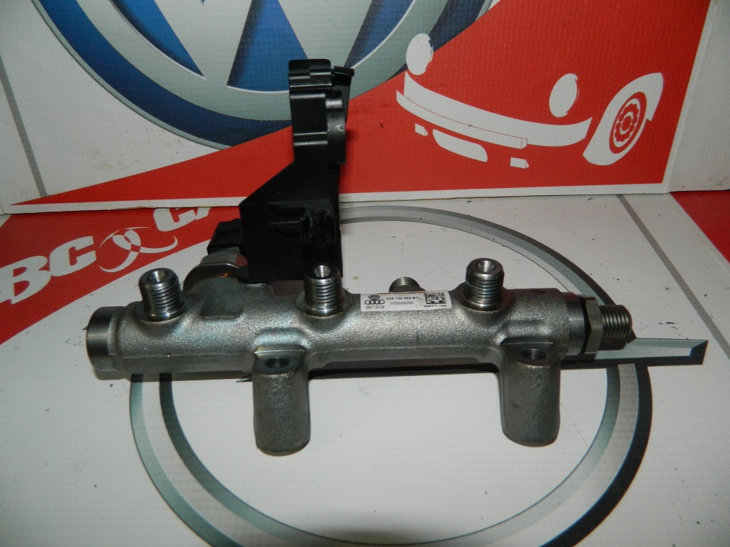 Rampa injectoare Audi Q5 cu codul 059130089BT