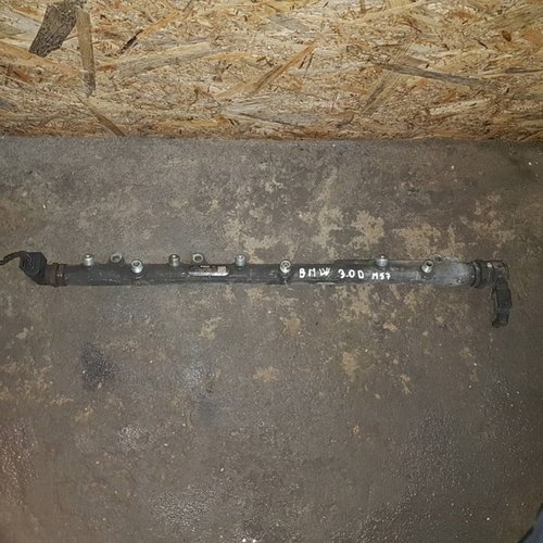 Rampa injectoare bmw e53 x5 3.0d m57 cod 0445216008 7788679