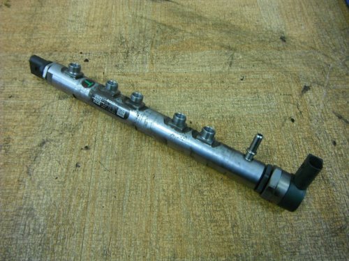 Rampa injectoare bmw e83 x3 2.0d m47 cod 0445214030 7787164