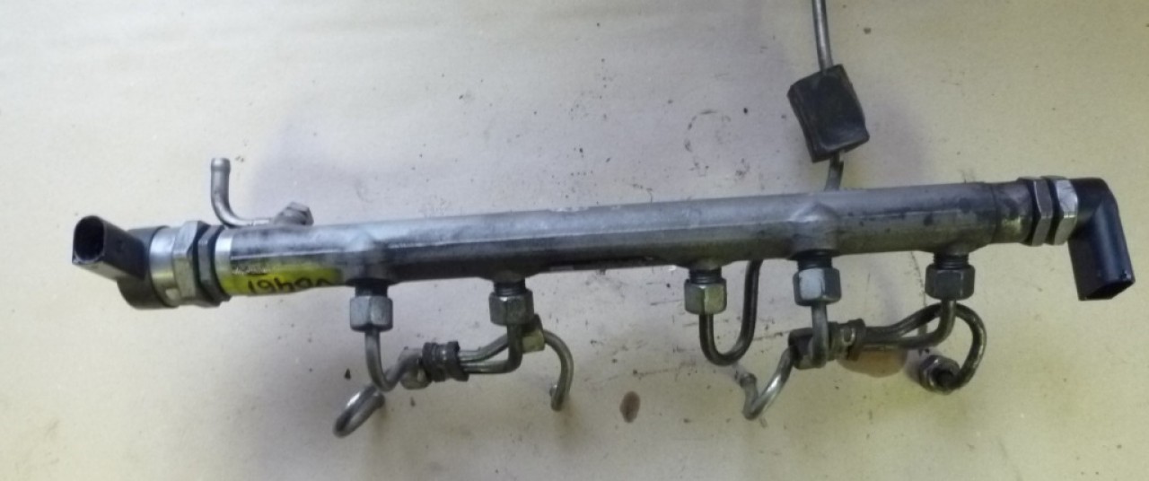 Rampa injectoare bmw e87 120d m47 cod 0445214030 7787164