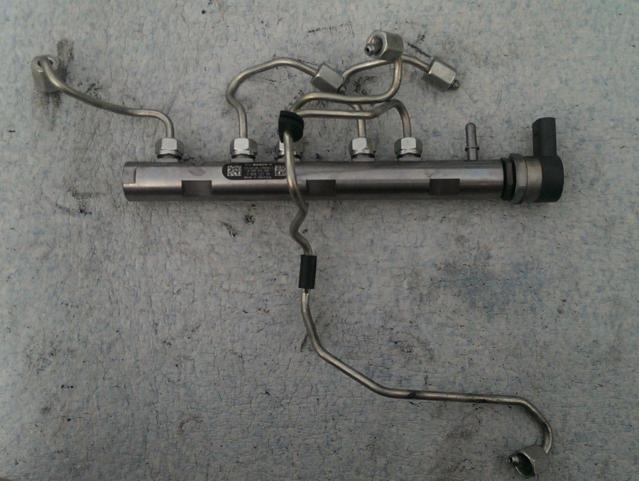 Rampa injectoare bmw e91 318d cod 0445214182 7809127 tip motor n47d20c