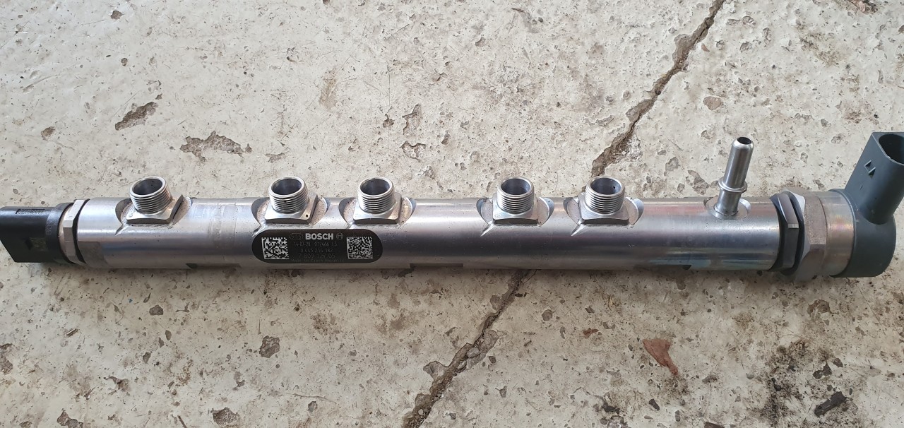 Rampa injectoare BMW F30 F20 F21 F10 2.0D 2012 2013 2014 2015