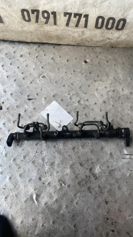 Rampa injectoare BMW seria 3 E46 2.0 D an 2001 cod 7787164 / 0281002481